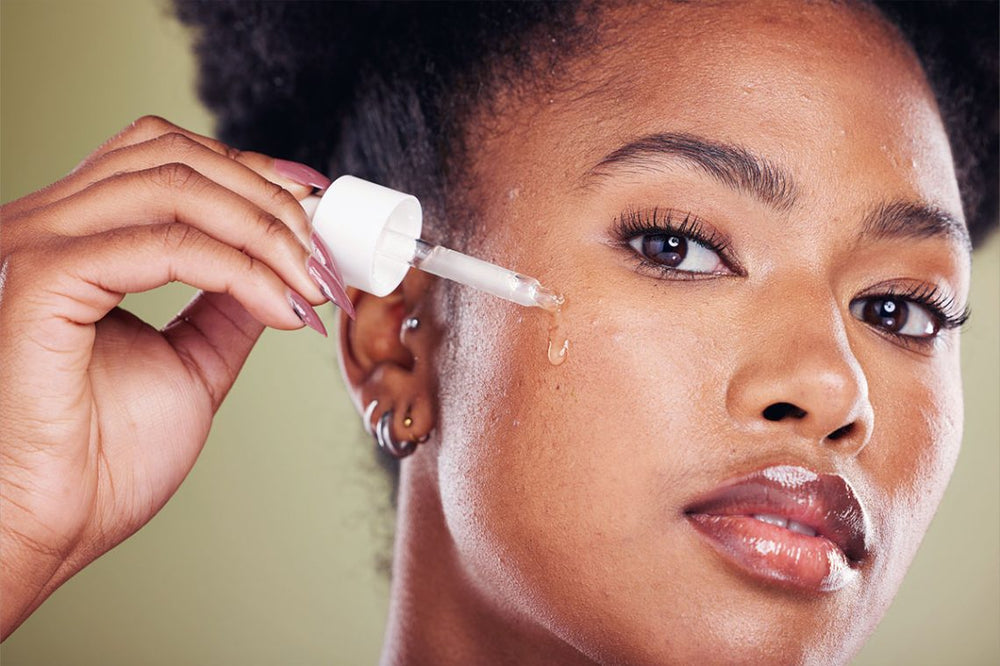 Decifrando el Secreto: ¿Es Mejor Aplicar el Sérum o la Crema al Principio de tu Rutina Facial? - Dermolux Cosmetics