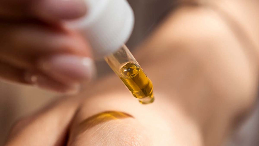 ¿Usar retinol en verano? Sí, y estas son las 5 razones por las que no deberías abandonarlo - Dermolux Cosmetics