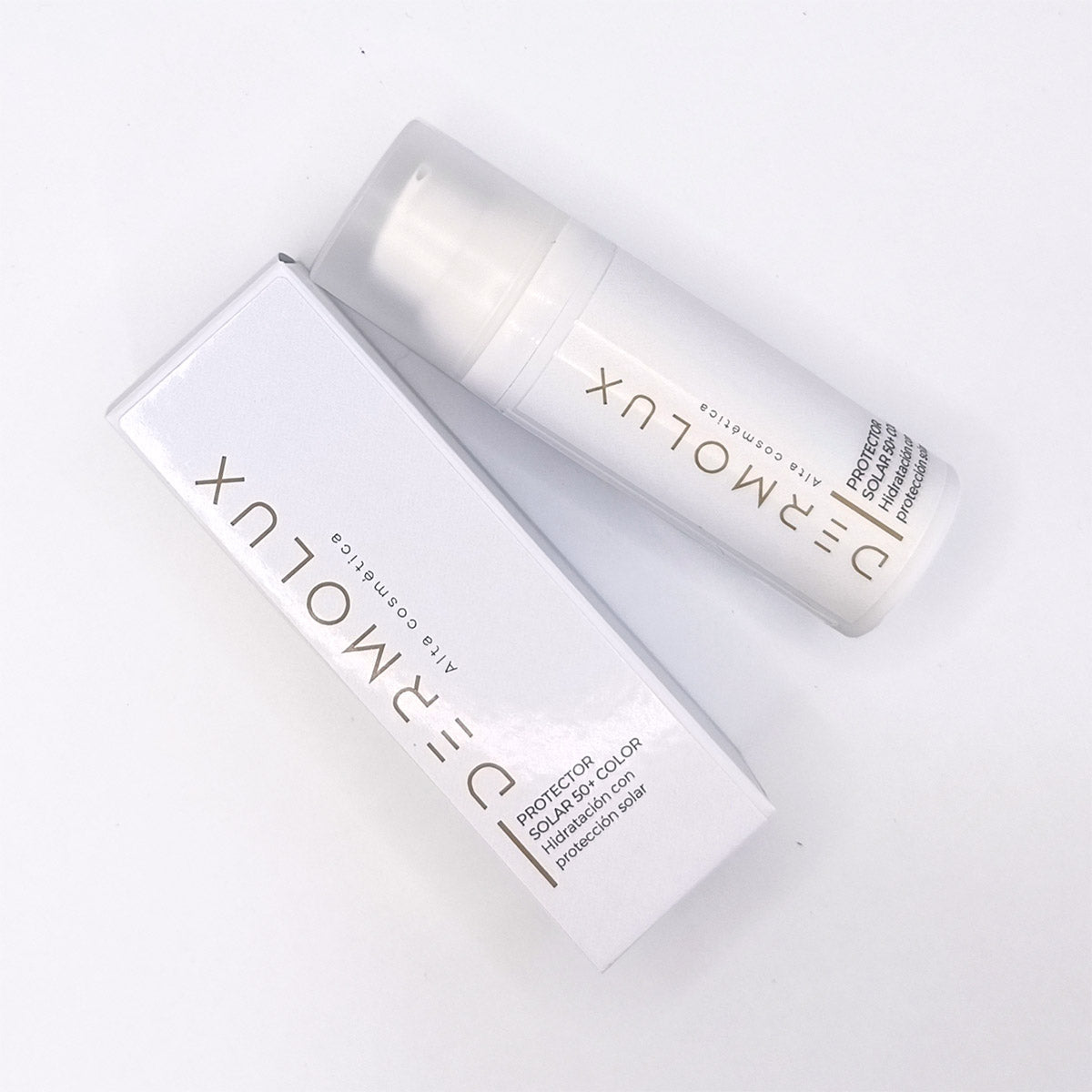 Protector solar 50+ con Color - Dermolux Cosmetics